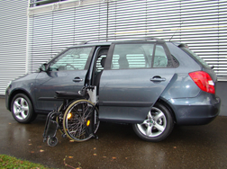 Das Rollstuhlverladesystem LADEBOY S2 im Skoda Fabia.