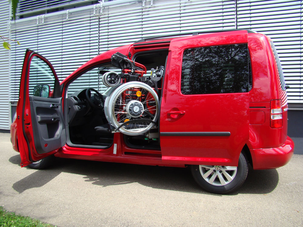 Der LADEBOY S mit Schwenkmodul im VW Caddy mit 4 Sitzen.